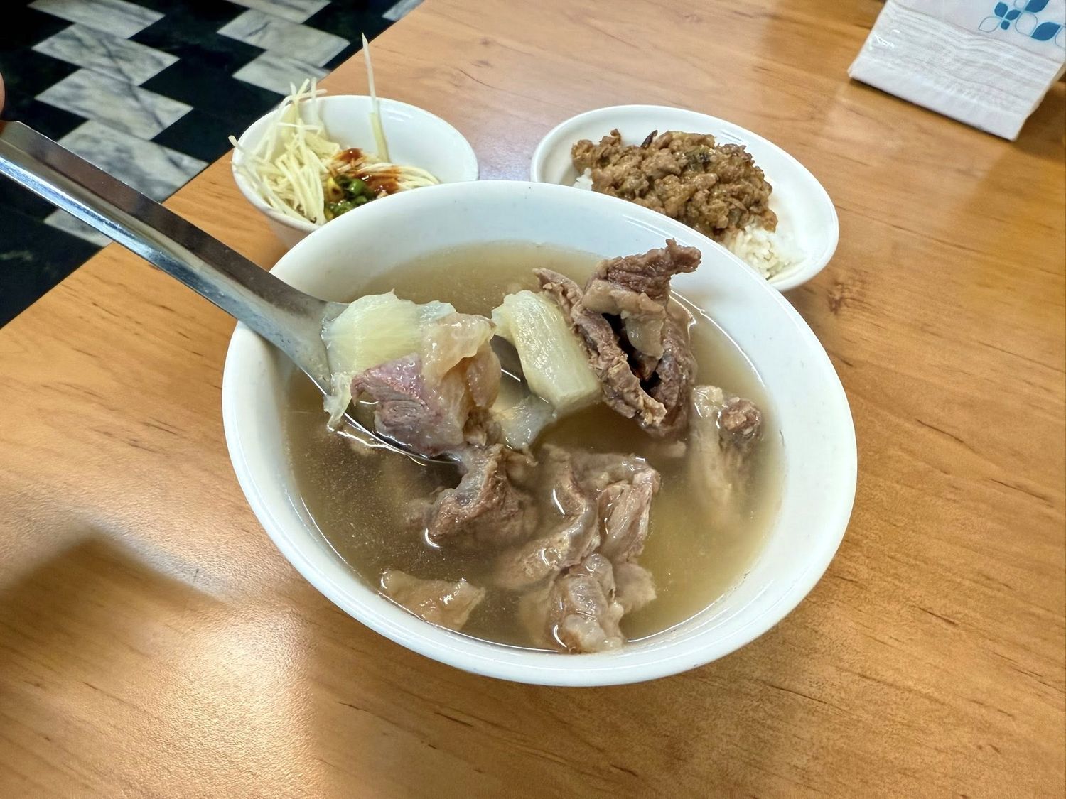 台南牛肉湯 善化牛肉湯 不用跟著排隊的在地店.熟客怕只怕店家已售完!!