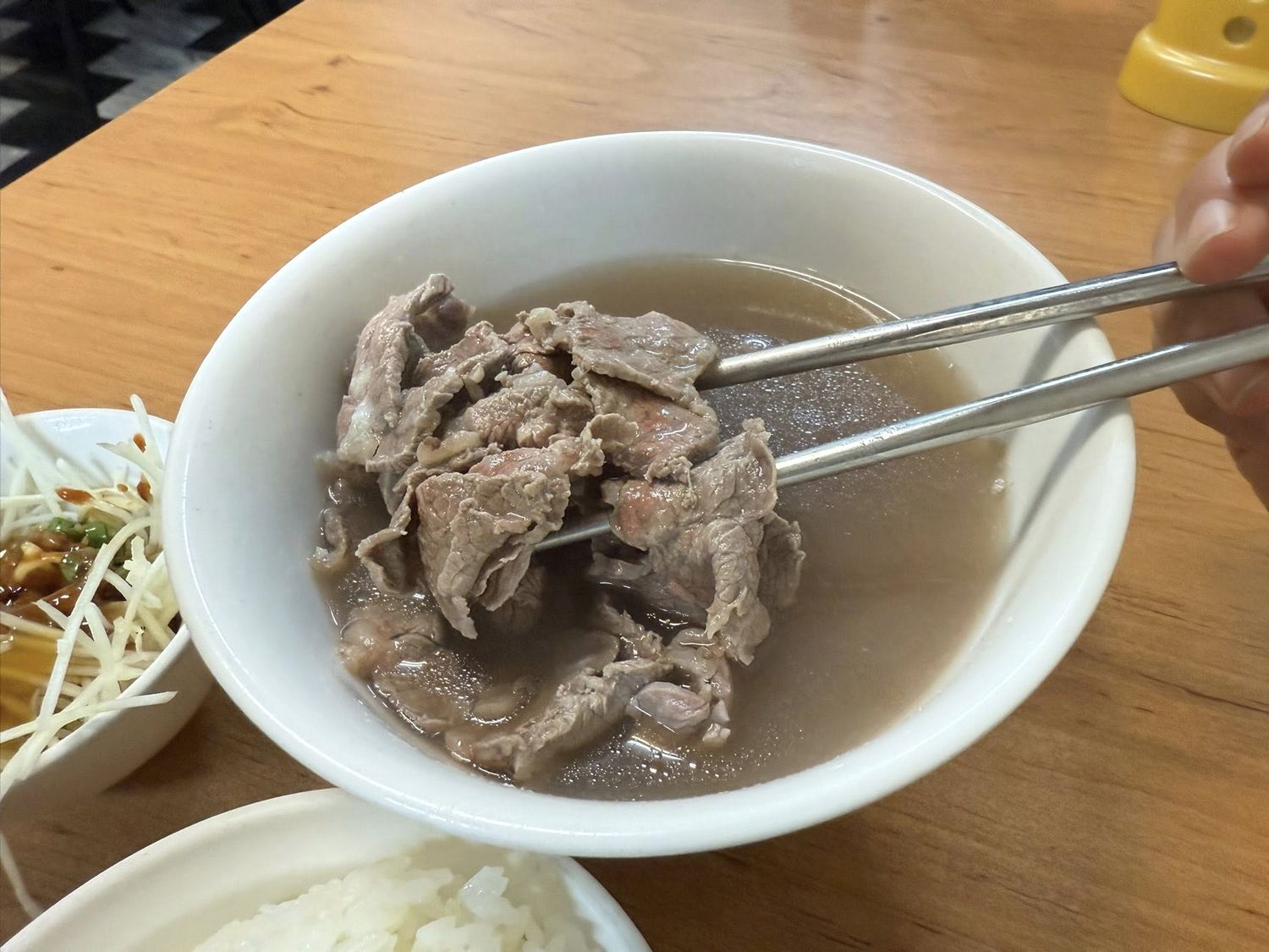 台南牛肉湯 善化牛肉湯 不用跟著排隊的在地店.熟客怕只怕店家已售完!!