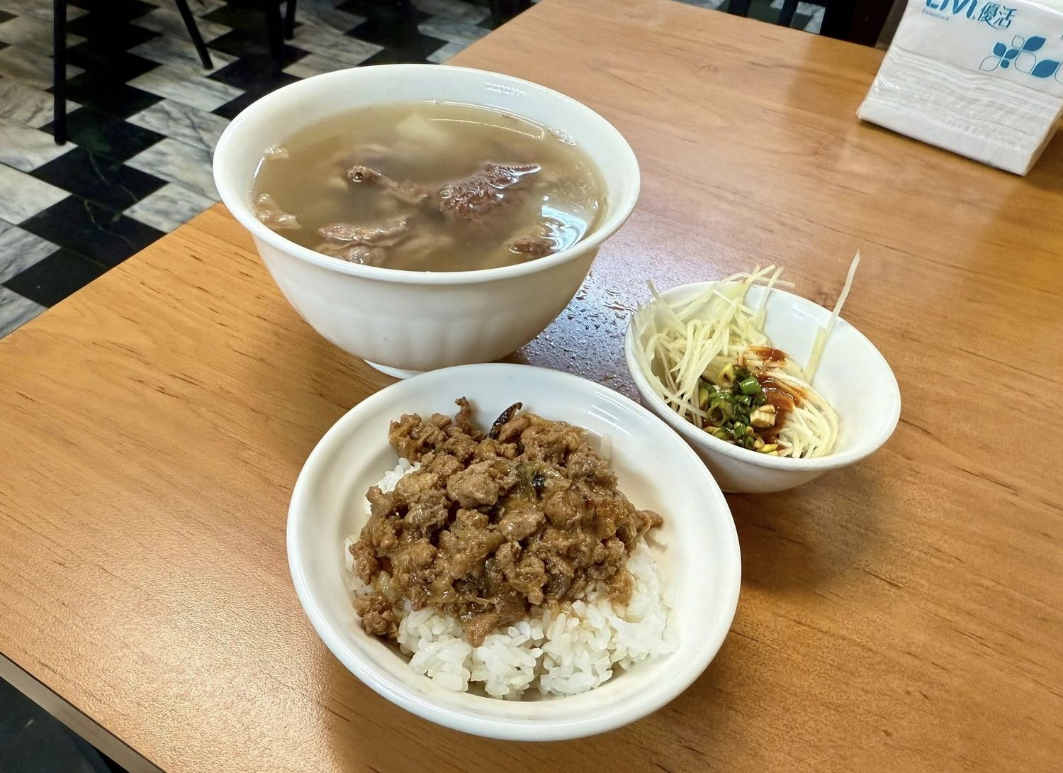 台南牛肉湯 善化牛肉湯 不用跟著排隊的在地店.熟客怕只怕店家已售完!!