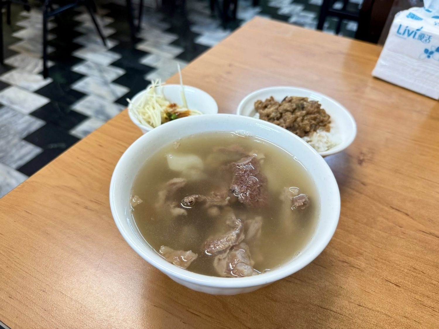 台南牛肉湯 善化牛肉湯 不用跟著排隊的在地店.熟客怕只怕店家已售完!!